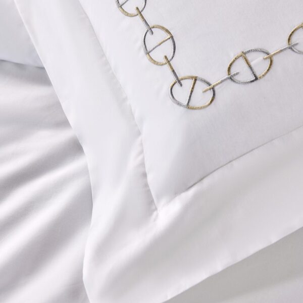 LUNA In Cotton Sateen 1